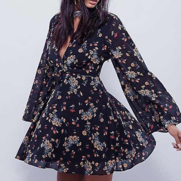 Free People Dresses & Skirts - Free People Black Long Sleeve Lilou Floral Dress